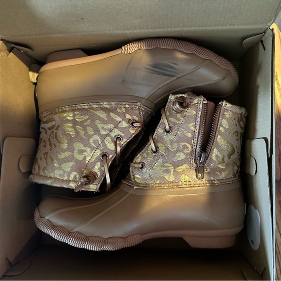 Sperrys - Picture 1 of 3